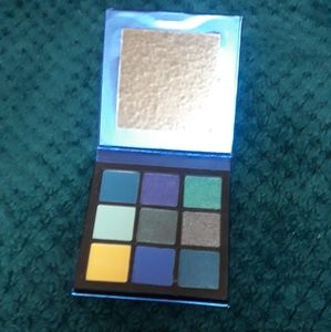 Huda Beauty Sapphire Obsessions Eyeshadow Palette New!